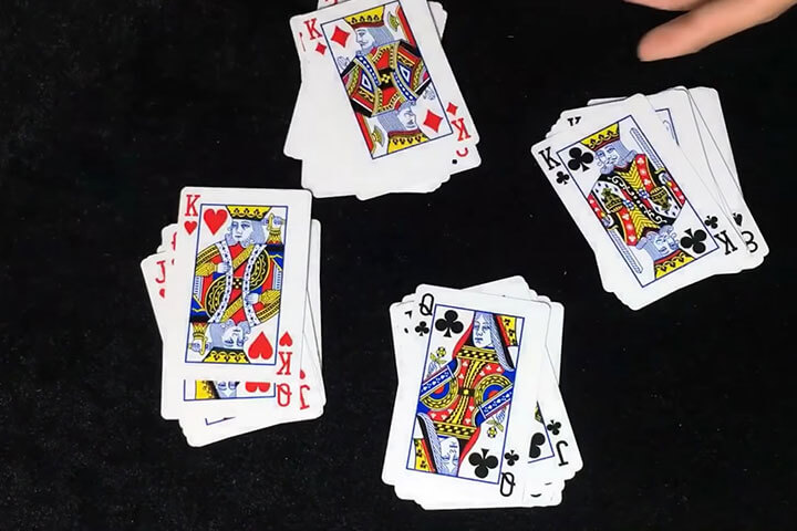 Luật gục tùng trong game bài Catte